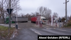 La începutul lunii decembrie 2023, la punctul vamal Costești - Stânca, coada de camioane se întindea pe aproape 3 kilometri.