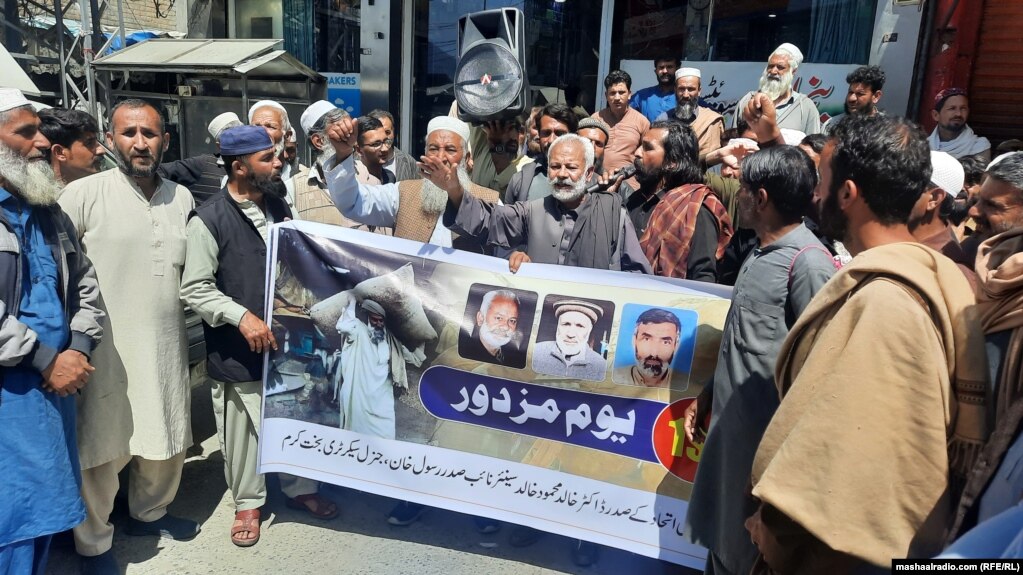 Pakistanski radnici obilježili su Praznik rada i održali demonstracije zahtijevajući bolje uslove rada i prava u Svatu, 1. maja 2024.
