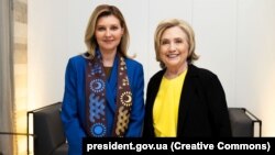 Олена Зеленська та Гілларі Клінтон, Абу-Дабі, березень 2023 року