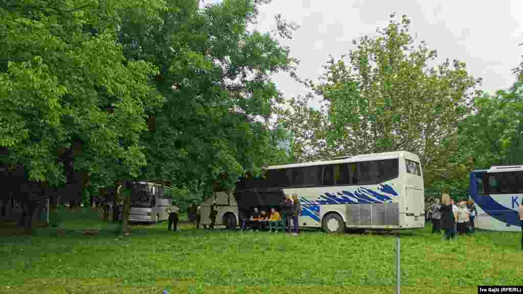 Autobusi su u Beograd počeli da pristižu u prepodnevnim satima.