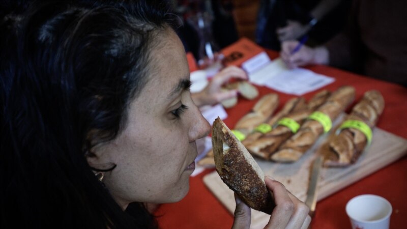 اداره پُست فرانسه برای بزرگداشت باگِت تمبری با بوی نان منتشر کرد