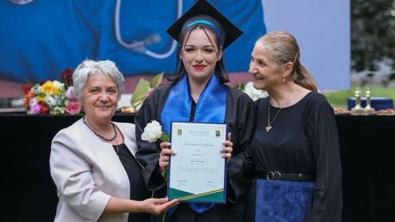 Proces câștigat de studenta care nu a fost lăsată să intre în examenul de licență la universitatea condusă de fostul ministru Cîmpeanu