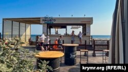 Кафе на набережной Судака. Крым, август 2023 года