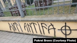 Jedan od grafita osvanulih na ulicama Novog Sada, Srbija, 25. oktobra 2023.