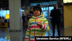 Повернута з депортації дитина у Ризі на міжнародній конференції «Війна Росії проти дітей»