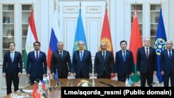 Qazaxıstan prezidenti Kasım-Jomart Tokayev KTMT ölkələrinin parlament spikerləri ilə görüşdə