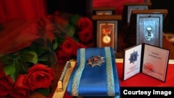 Мамлекеттик сыйлыктар. Иллюстрациялык сүрөт.