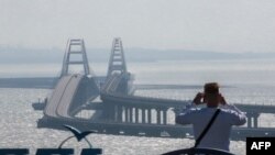 До цього в Криму перекривали рух Керченським мостом (ілюстраційне фото)