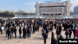 Жителі Алмати перечікують землетрус на вулиці