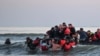 Мигранти кои се обидуваат со чамец да стигнат до европско тло 