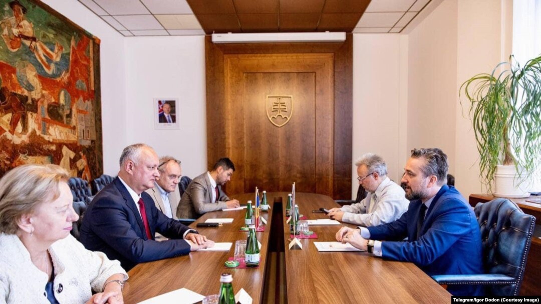 Socialiștii Zinaida Greceanîi și Igor Dodon, la întrevederea din 21 iunie cu Ľuboš Blaha, vicepreședintele parlamentului Slovaciei, vicepreședinte al partidului „Direcția – Social-Democrația”.