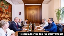 Socialiștii Zinaida Greceanîi și Igor Dodon, la întrevederea din 21 iunie cu Ľuboš Blaha, vicepreședintele parlamentului Slovaciei, vicepreședinte al partidului „Direcția – Social-Democrația”.