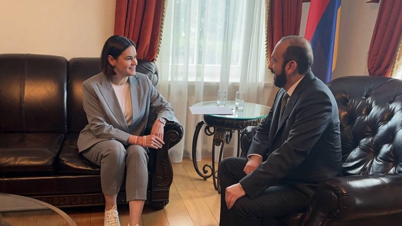 Глава МИД Армении встретился с лидером белорусской оппозиции