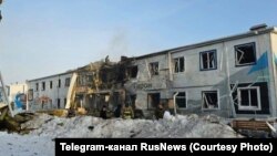 სპეციალური ეკონომიკური ზონა "ალაბუგის" საერთო საცხოვრებლის განადგურებული შენობა. 2024 წლის 2 აპრილი