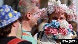 Концерт и протестно шествие в защита на ЛГБТИ общността и човешките права се провеждат на площад „Княз Александър I“ в рамките на 17-ия „София прайд“, 22 юни 2024 г.