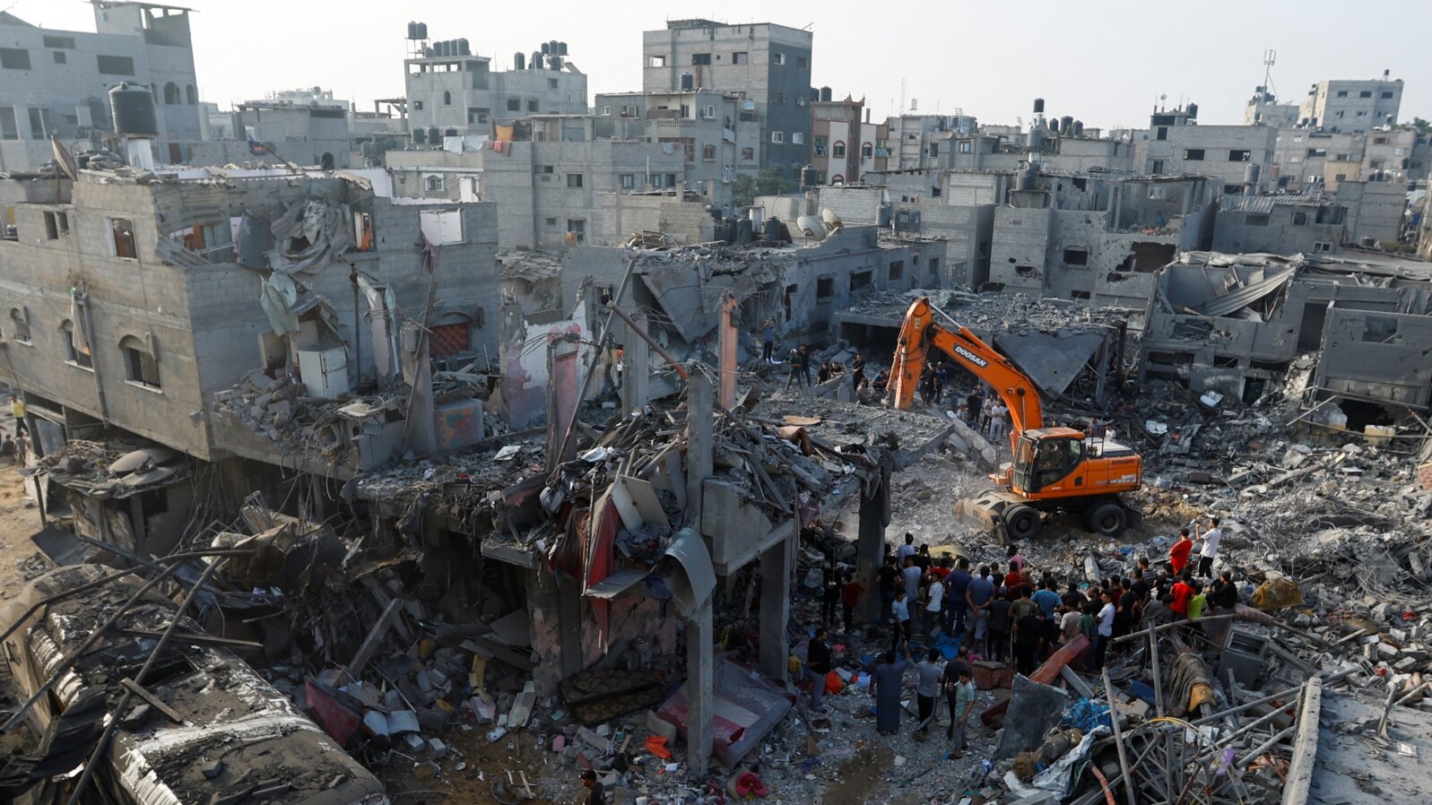 Khan Younis, în sudul Fâșiei Gaza, a fost bombardat de armata israeliană ca răspuns la atacul terorist al Hamas din 7 octombrie 2023.