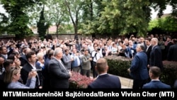 Orbán Viktor erdélyi villámlátogatáson Nagyszalontán 2024. június 3-án