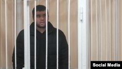 Далерджон Ачилов в зале суда