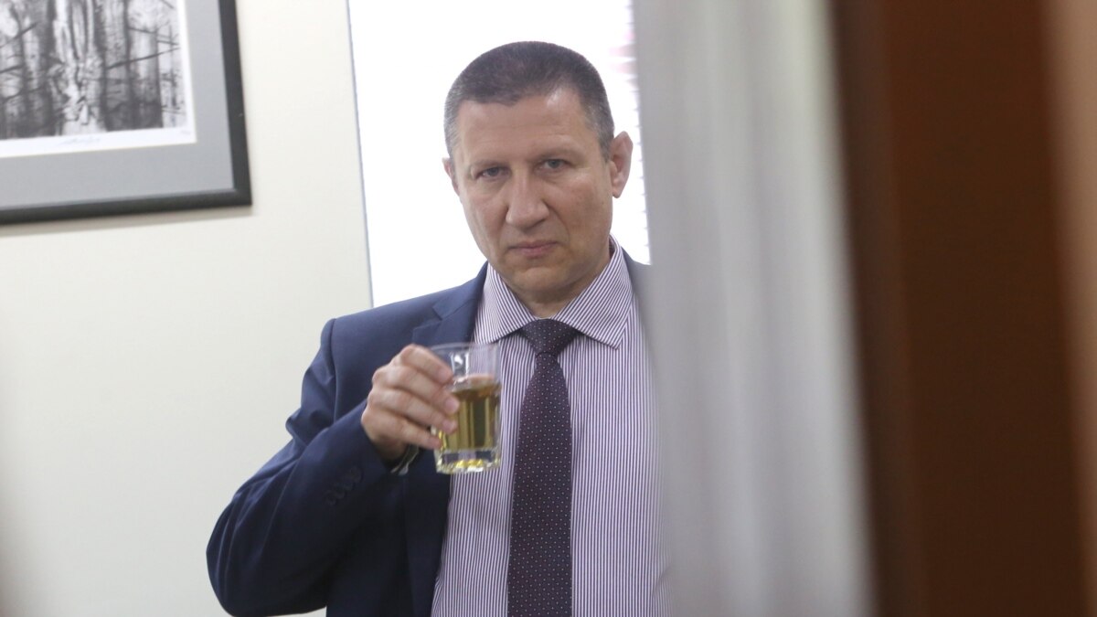 "Частно външно наблюдение". Борислав Сарафов обвини Гешев за тайни ...
