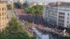 Mii de persoane au protestat în Serbia, acuzând guvernul că încurajează violența