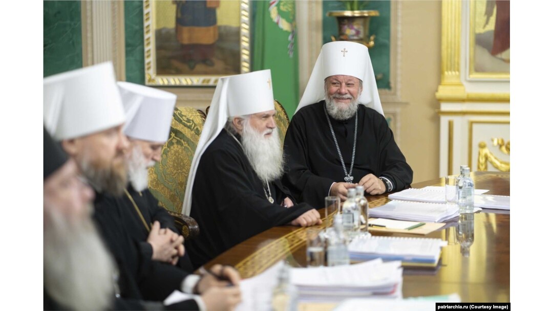 Mitropolitul Moldovei, Vladimir (dreapta), la ședința Sinodului Bisericii Ortodoxe Ruse, de la Moscova, 12 martie 2024.