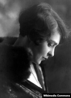 Лина Прокофьева. Фото Петра Шумова. Париж, 1924 год