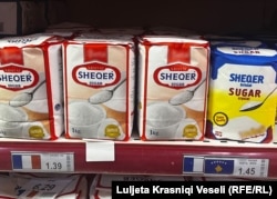 Dy produkte të njëjta me peshë. Produkti i Kosovës është më i shtrenjtë.