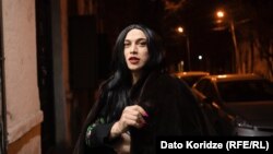 Neprijateljstvo Gruzije prema LGBTQ+ zajednici proizilazi iz kontradikcija između dva stupa gruzijskog nacionalnog identiteta: Crkve i države, (Foto: Nata Talikišvili, transrodna žena i komičarka iz Tbilisija)