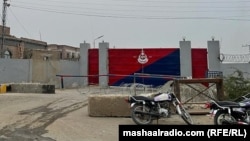 په ټانک کې هم له مودې راهیسې وسلوال فعال دي او پر امنیتي ځواکونو بریدونه کوي. 