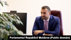 În vârstă de 40 de ani și de profesie jurist, Adrian Albu este deputat în primul mandat, membru al fracțiunii Blocului Comuniștilor și Socialiștilor.