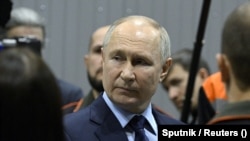 Vladimir Putin u posjeti fabrici tenkova u regiji Urala, 15. februara 2024.