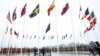 Felvonják a svéd zászlót a NATO brüsszeli főhadiszállásán 2024. március 11-én, miután Svédország csatlakozott a szövetséghez
