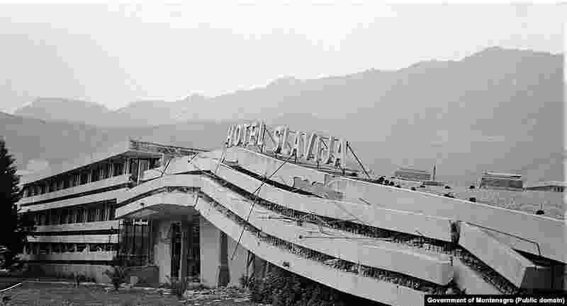 Numerous landmarks were either damaged or destroyed when the earthquake struck off the coast of Montenegro on April 15, 1979. The Hotel Slavia in Budva is one such building that was destroyed. Today, the Hotel Slovenska Plaza Resort, built in 1984, stands on the site.