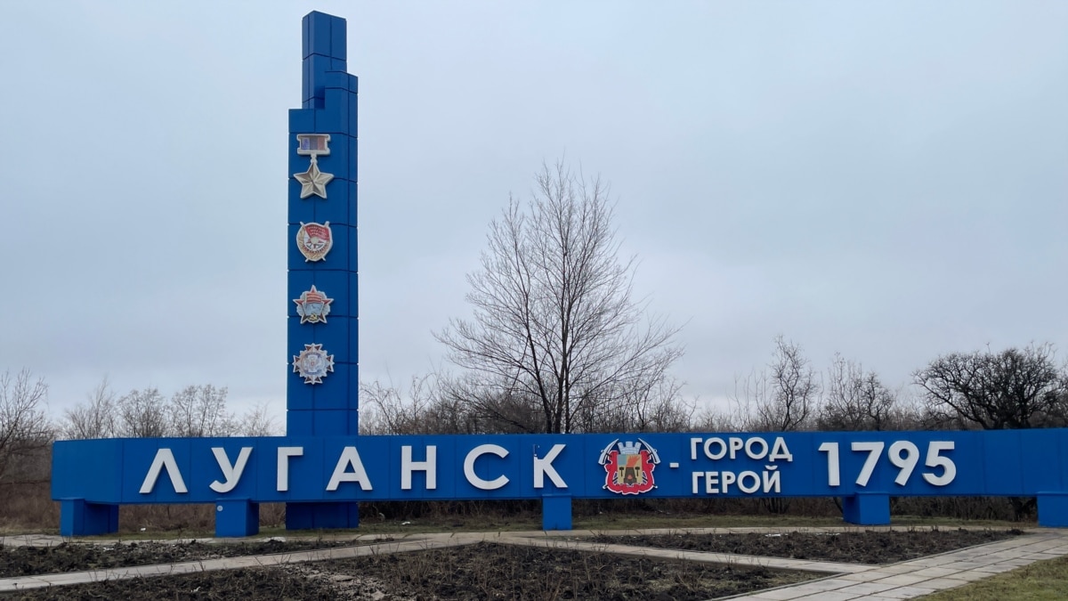 У Луганську пролунав вибух – повідомляють про ураження бази російських військових