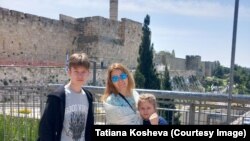 Tetjana Koševa sa djecom