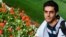 وحید سعادت‌طلب، دانشجوی دکترای دانشگاه استکهلم در پایان‌نامه خود به قاسم سلیمانی و مرتضی مطهری ادای احترام کرده است