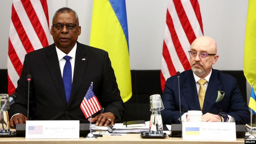 U.S. Defense Secretary Lloyd Austin and Ukrainianian Defense Minister Oleksiy Reznikov attend meeting of the Contact Group on Defense of Ukraine in Brussels on February 14.