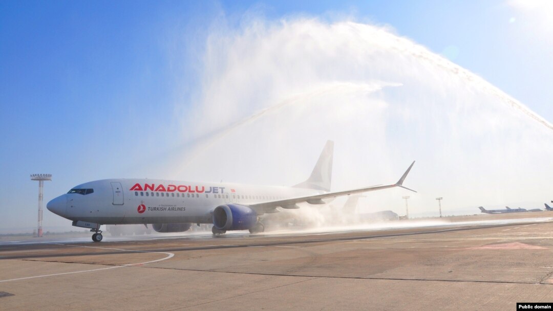 AnadoluJet авиакомпаниясынын учагы.