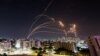 Apărarea antiaeriană israeliană interceptând rachetele lansate de palestinienii din Gaza (Ashkelon, Israel, 8 octombrie 2023)