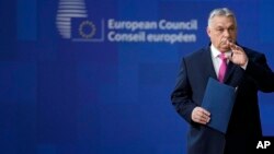 «Позиція Угорщини – чітка, Україна – не готова до початку переговорів про членство в ЄС», – сказав він
