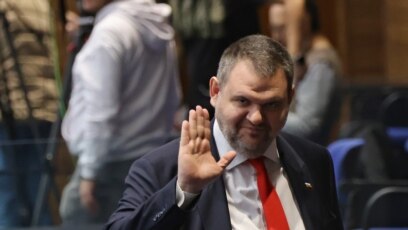 Росен Желязков от ГЕРБ и Кирил Петков от ПП ДБ успокоиха