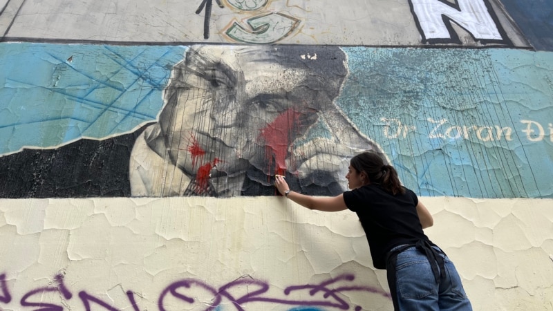 Studenti u Beogradu obnavljaju mural posvećen Zoranu Đinđiću