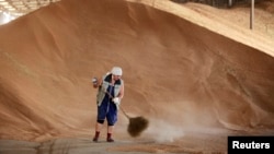 Grâne într-un depozit din Stavropol (foto de arhivă). Rusia folosește Marea Caspică inclusiv pentru exportul de cereale spre Iran și dincolo de el.