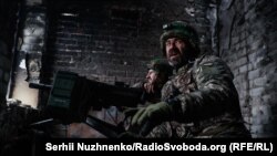 نیرو های اوکراینی در دفاع از شهر باخموت 