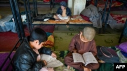 عکس له ارشیفه اخیستل شوی دی 