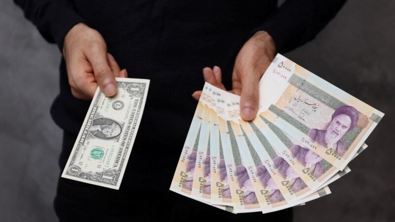 ارزش پول ایران در برابر دالر امریکا کاهش چشمگیری یافت 