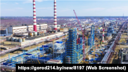 Нефтеперерабатывающий завод (НПЗ) «Нафтан» в Новополоцке. Беларусь, иллюстративное фото