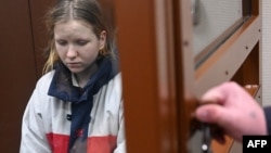 Darya Trepova in a Moscow courtroom in April