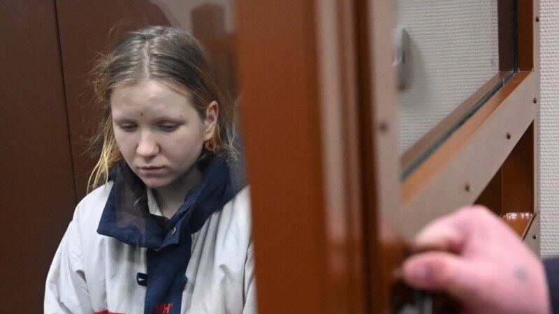Sud u Moskvi produžio pritvor Trepovoj, osumnjičenoj za atentat na ratnog blogera