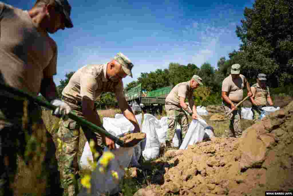 Lucrările au fost făcute de detașament de 50 de militari de la Brigada 10 Geniu.&nbsp;&nbsp;